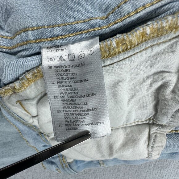 Divided by H&M Cropped Denim Jean Jacket Womens Size 4 Button Front Blue - Picture 5 of 12